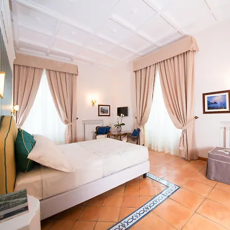 Maiure 4* Майори