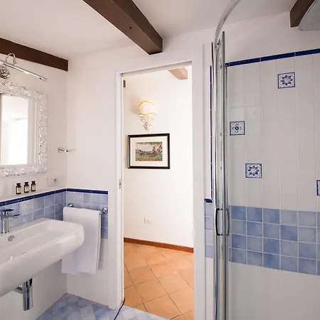 Maiure 4* Майори