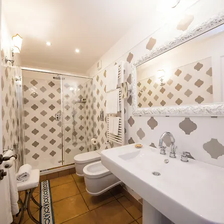 Maiure Guest house 2*
